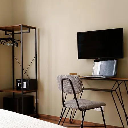 Le Grand 1er Hotel 2*