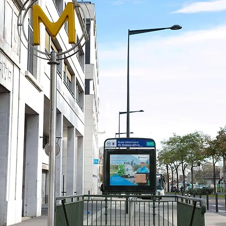 Le Grand 1er Hotel 2*