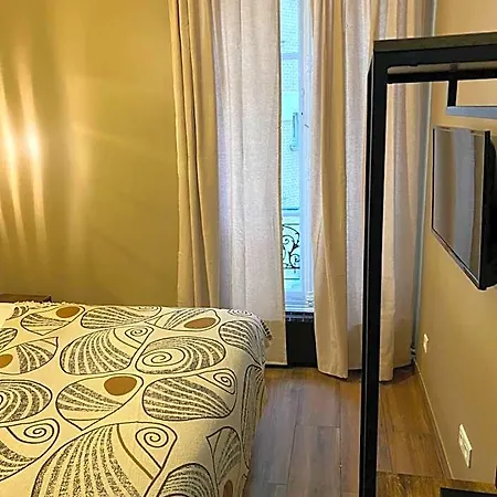 Le Grand 1er Hotel 2*